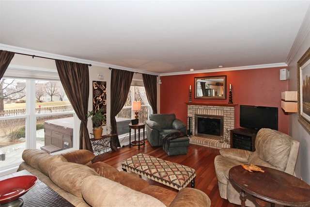 1520 Derby Ln, Bartlett, IL 60103 photo 9
