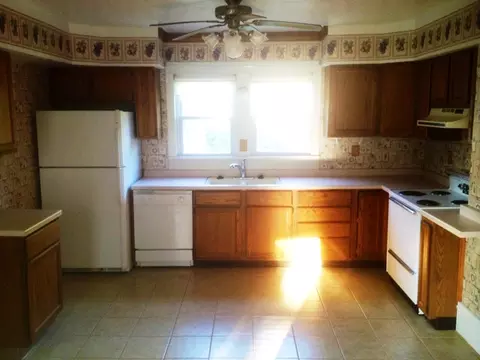 2313 2nd St, Peru, IL 61354 photo 3