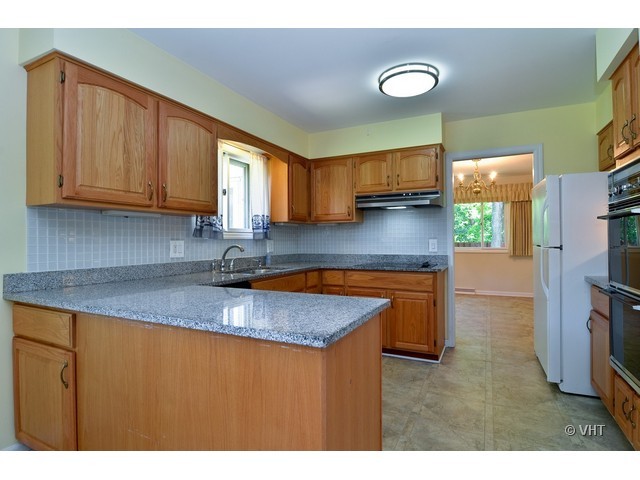 1205 Arbor Vitae Rd, Deerfield, IL 60015 photo 4