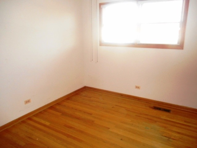 151 W Memory Ln, Addison, IL 60101 photo 3