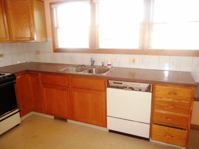 151 W Memory Ln, Addison, IL 60101 photo 8