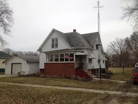 209 E Pine St, Manlius, IL 61338 photo 1