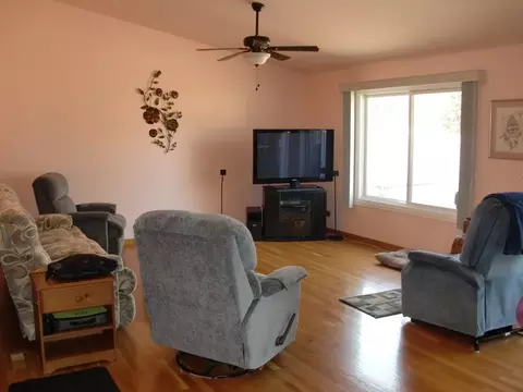 236 Longford Ct, Elgin, IL 60120 photo 2