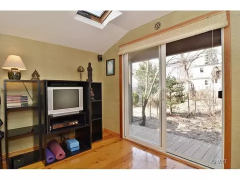1059 Osterman Ave, Deerfield, IL 60015 photo 3