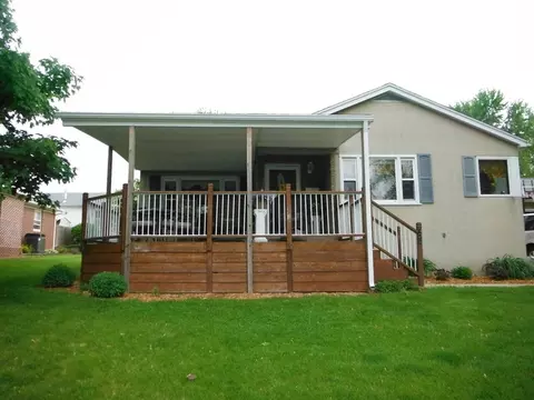 328 W 4th St, Spring Valley, IL 61362 photo 1