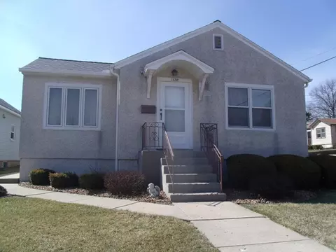 1530 Walnut St, Peru, IL 61354 photo 1