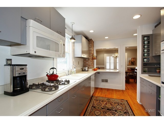 607 E Willow Ave, Wheaton, IL 60187 photo 4