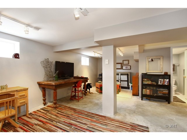 607 E Willow Ave, Wheaton, IL 60187 photo 15