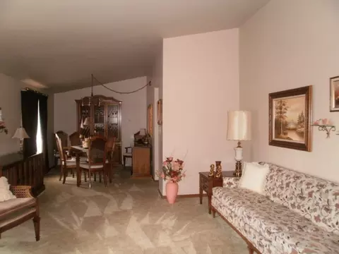 98 Wright Dr, Utica, IL 61373 photo 2
