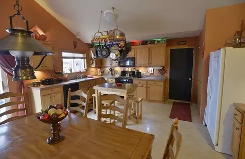 2215 Red Hawk Dr, Plainfield, IL 60586 photo 4