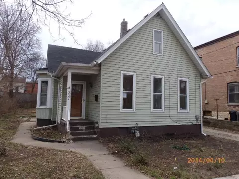 327 North St, Elgin, IL 60120 photo 1