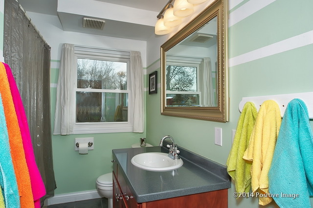 574 Adams St, Elgin, IL 60123 photo 13