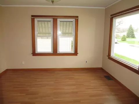 718 10th St, Peru, IL 61354 photo 3