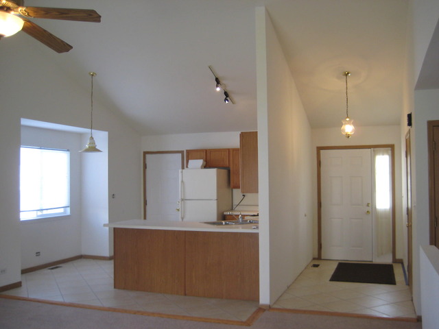 513 Shadow Dr, Harvard, IL 60033 photo 5