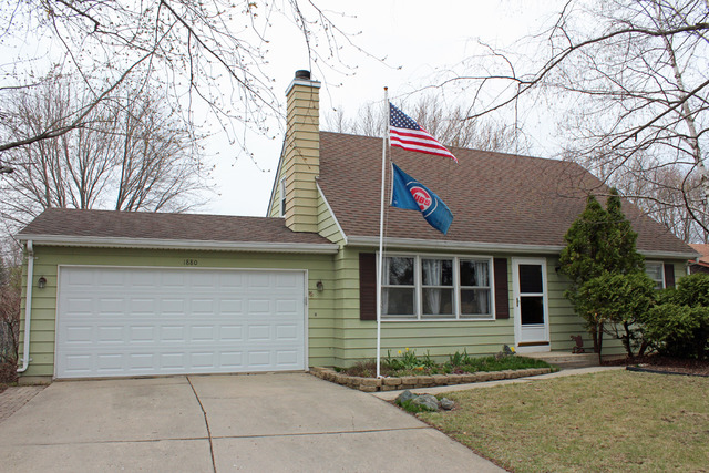 1880 Monday Dr, Elgin, IL 60123 photo 1