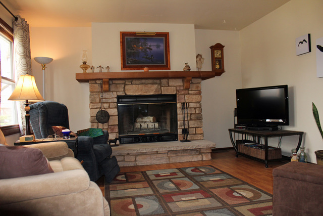 1880 Monday Dr, Elgin, IL 60123 photo 2