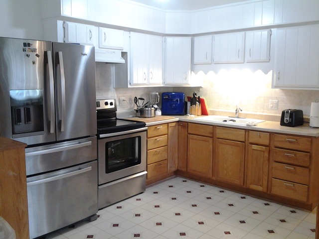 150 Hawthorn Ln, Hoffman Estates, IL 60169 photo 3