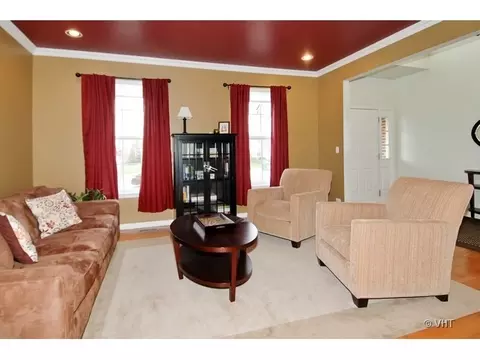 1921 Broadsmore Dr, Algonquin, IL 60102 photo 2