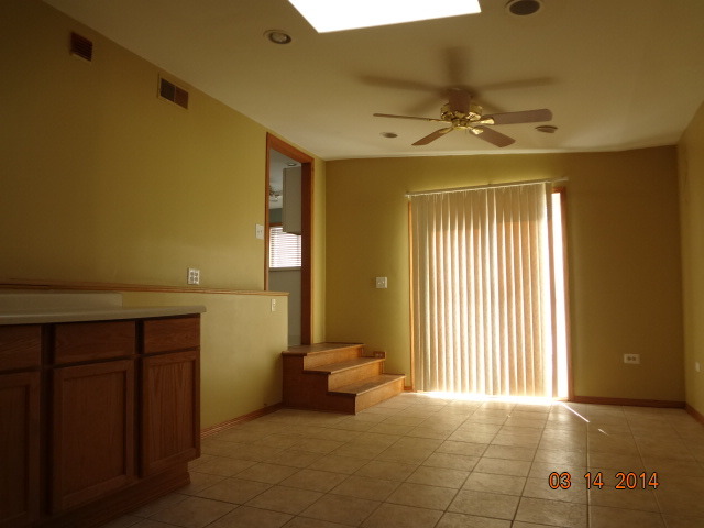 8348 Lorel Ave, Burbank, IL 60459 photo 5