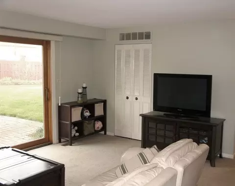 935 Colony Ln, Hoffman Estates, IL 60192 photo 12