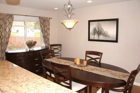935 Colony Ln, Hoffman Estates, IL 60192 photo 10