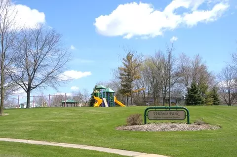 935 Colony Ln, Hoffman Estates, IL 60192 photo 24