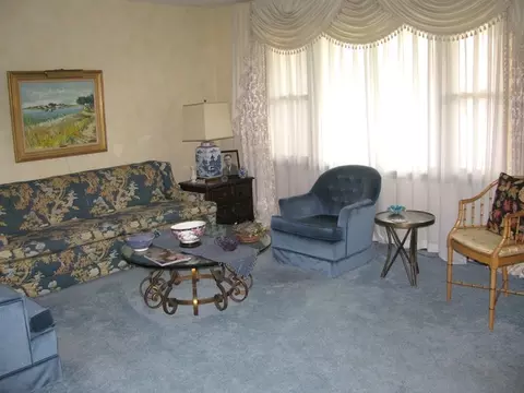 611 E 2nd St, Lockport, IL 60441 photo 2