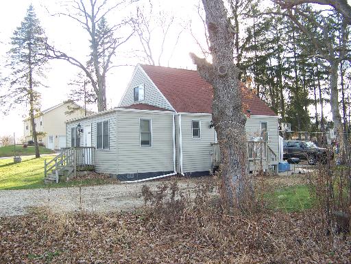 101 S River Rd, Mchenry, IL 60051 photo 1