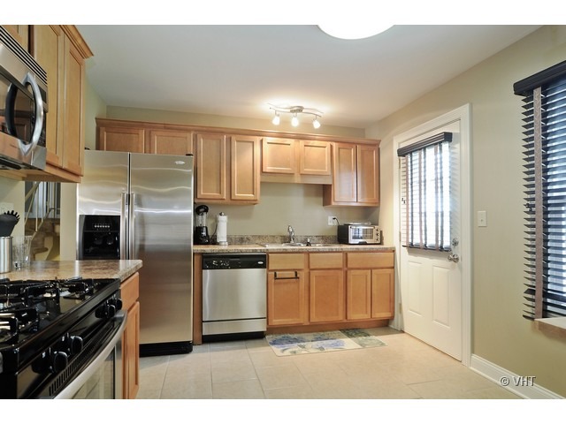 1864 Polk Ct, Rolling Meadows, IL 60008 photo 4