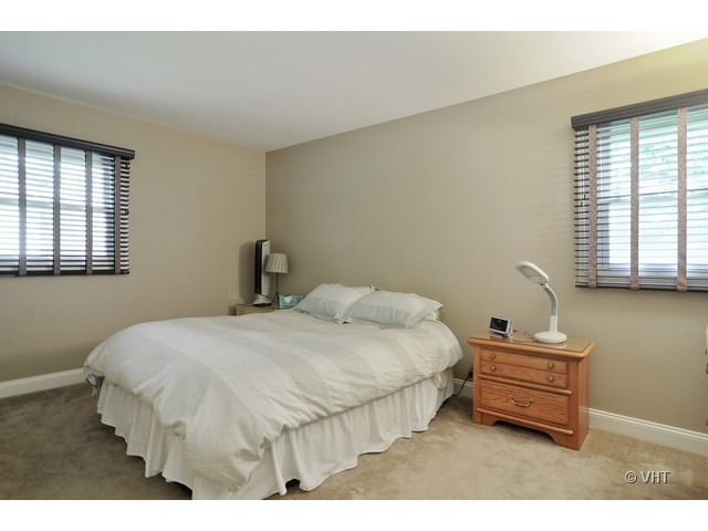 1864 Polk Ct, Rolling Meadows, IL 60008 photo 9