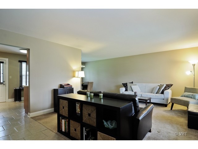 1864 Polk Ct, Rolling Meadows, IL 60008 photo 3