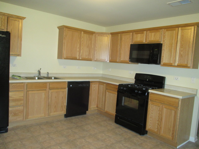 5 E Rocket Cir, Park Forest, IL 60466 photo 4
