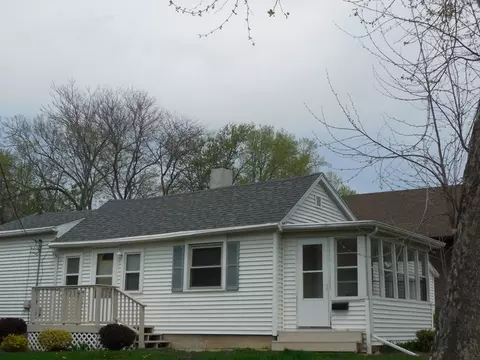 504 Pike, Peru, IL 61354 photo 2