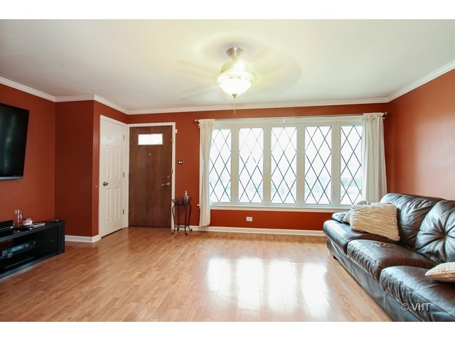 5547 S Parkside Ave, Chicago, IL 60638 photo 2