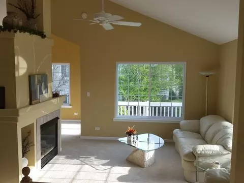 2250 Daybreak Dr, Aurora, IL 60503 photo 2