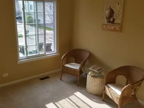 2250 Daybreak Dr, Aurora, IL 60503 photo 8