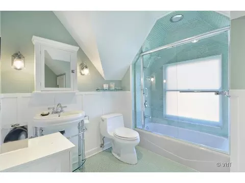 305 Greenleaf St, Evanston, IL 60202 photo 13