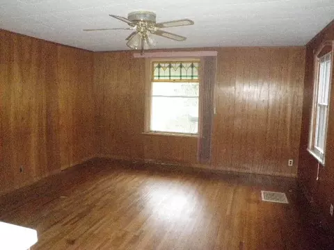 404 Benton St, Newark, IL 60541 photo 5