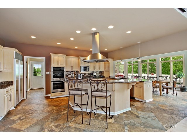 3451 White Eagle Dr, Naperville, IL 60564 photo 1
