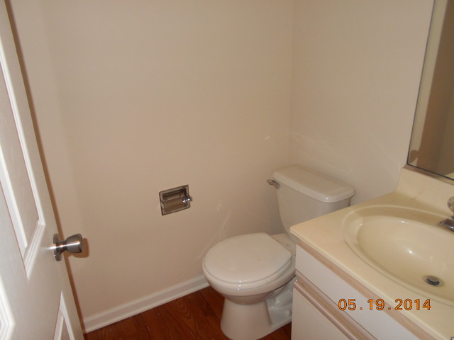 526 Maple Dr, Streamwood, IL 60107 photo 9