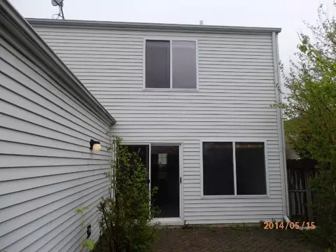 930 Symphony Dr, Aurora, IL 60504 photo 2