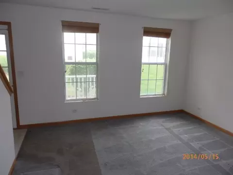 930 Symphony Dr, Aurora, IL 60504 photo 4