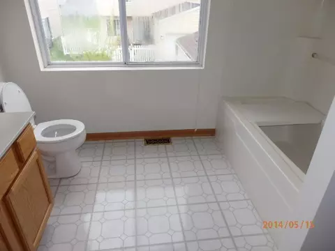 930 Symphony Dr, Aurora, IL 60504 photo 18