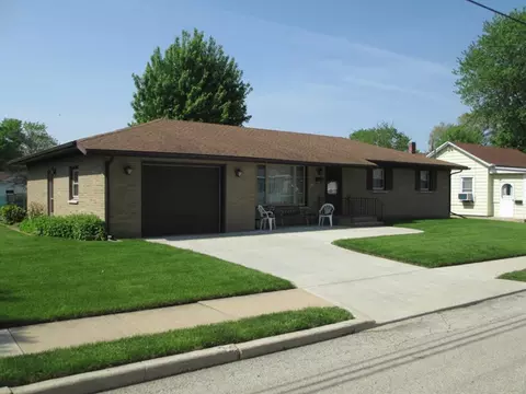 2622 3rd St, Peru, IL 61354 photo 1