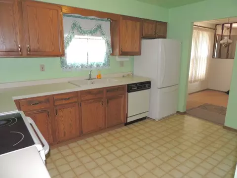 1731 Prospect Ave, Peru, IL 61354 photo 5