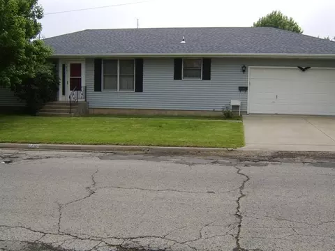 1731 Prospect Ave, Peru, IL 61354 photo 2