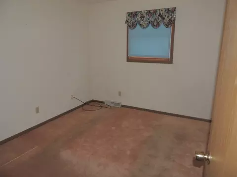 1731 Prospect Ave, Peru, IL 61354 photo 8