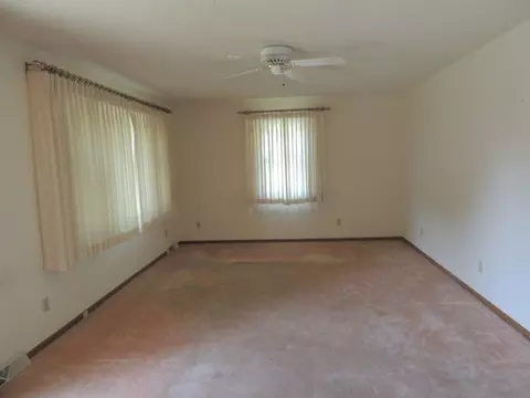 1731 Prospect Ave, Peru, IL 61354 photo 3