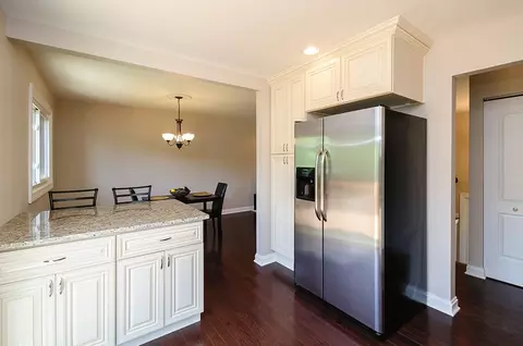 128 E Wallace St, Bartlett, IL 60103 photo 5