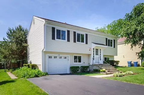 128 E Wallace St, Bartlett, IL 60103 photo 2